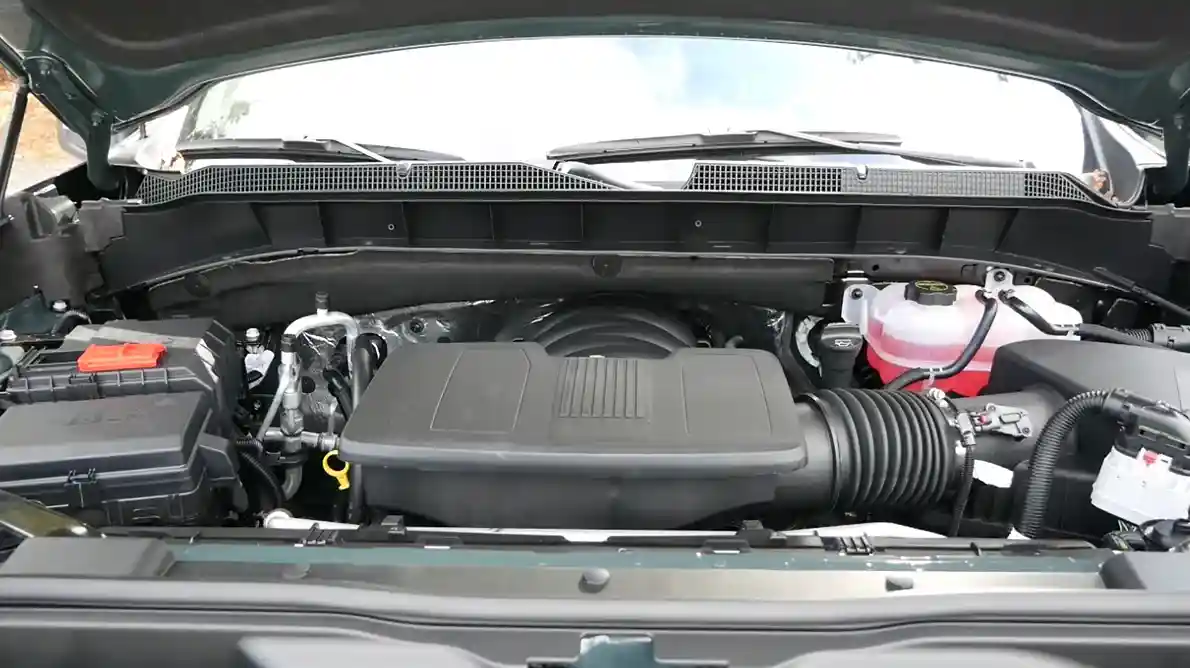 2026 Chevrolet Silverado 1500 engine bay