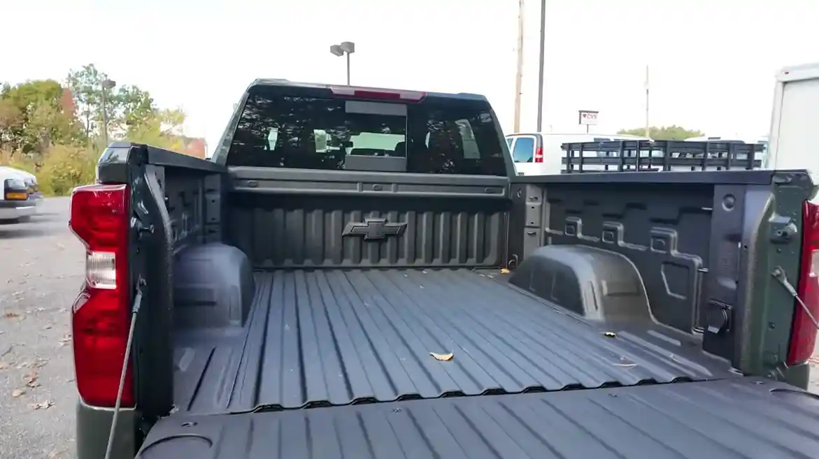 2026 Chevrolet Silverado 1500s storage cargo back