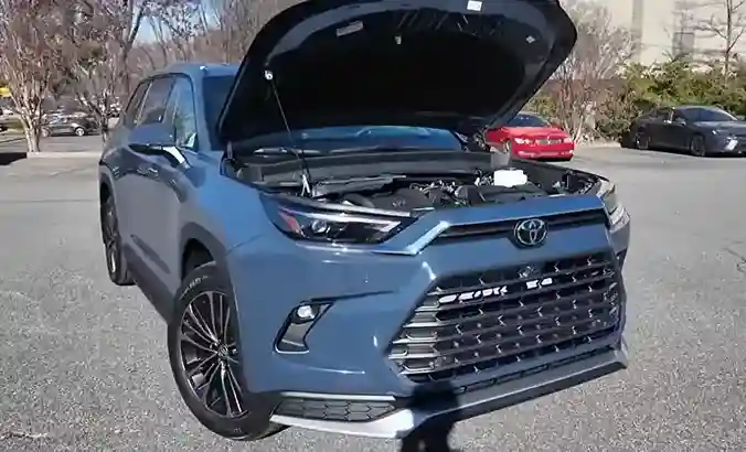 2026 Toyota Grand Highlander bonnet open