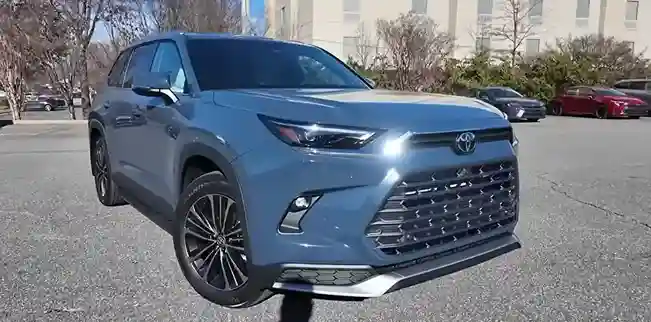 2026 Toyota Grand Highlander front car
