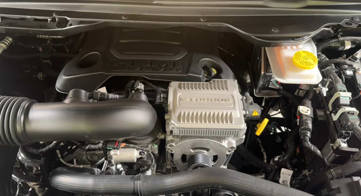 Ram 1500 Engine bay